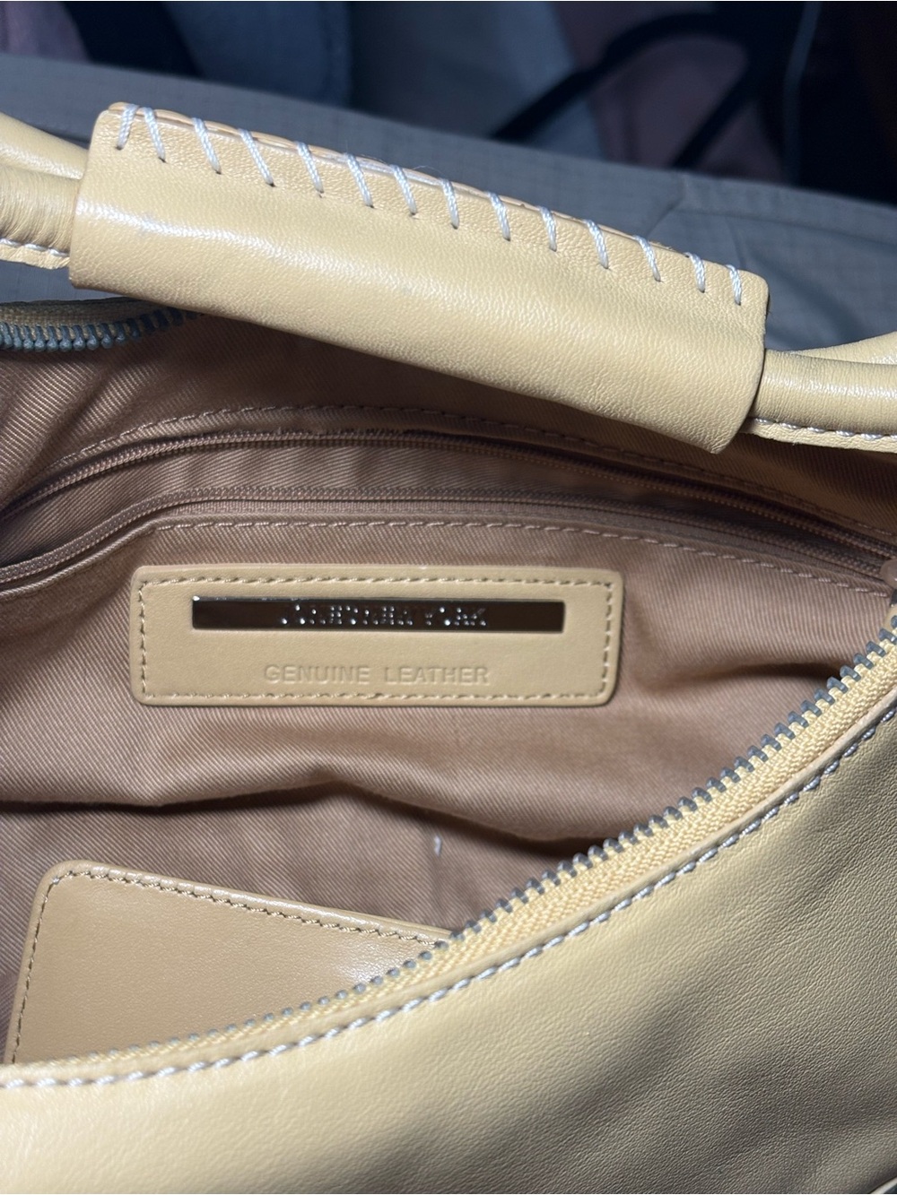 Mustard Leather Hobo Shoulder Bag Jones New York - Picture 4 of 4